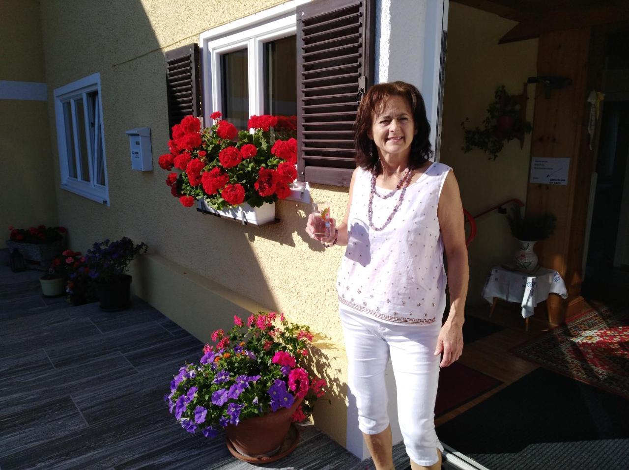 Bed and Breakfast Haus Amalia Strobl Exterior foto