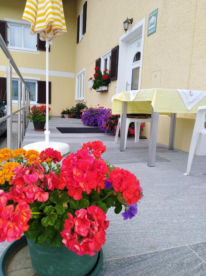 Bed and Breakfast Haus Amalia Strobl Exterior foto